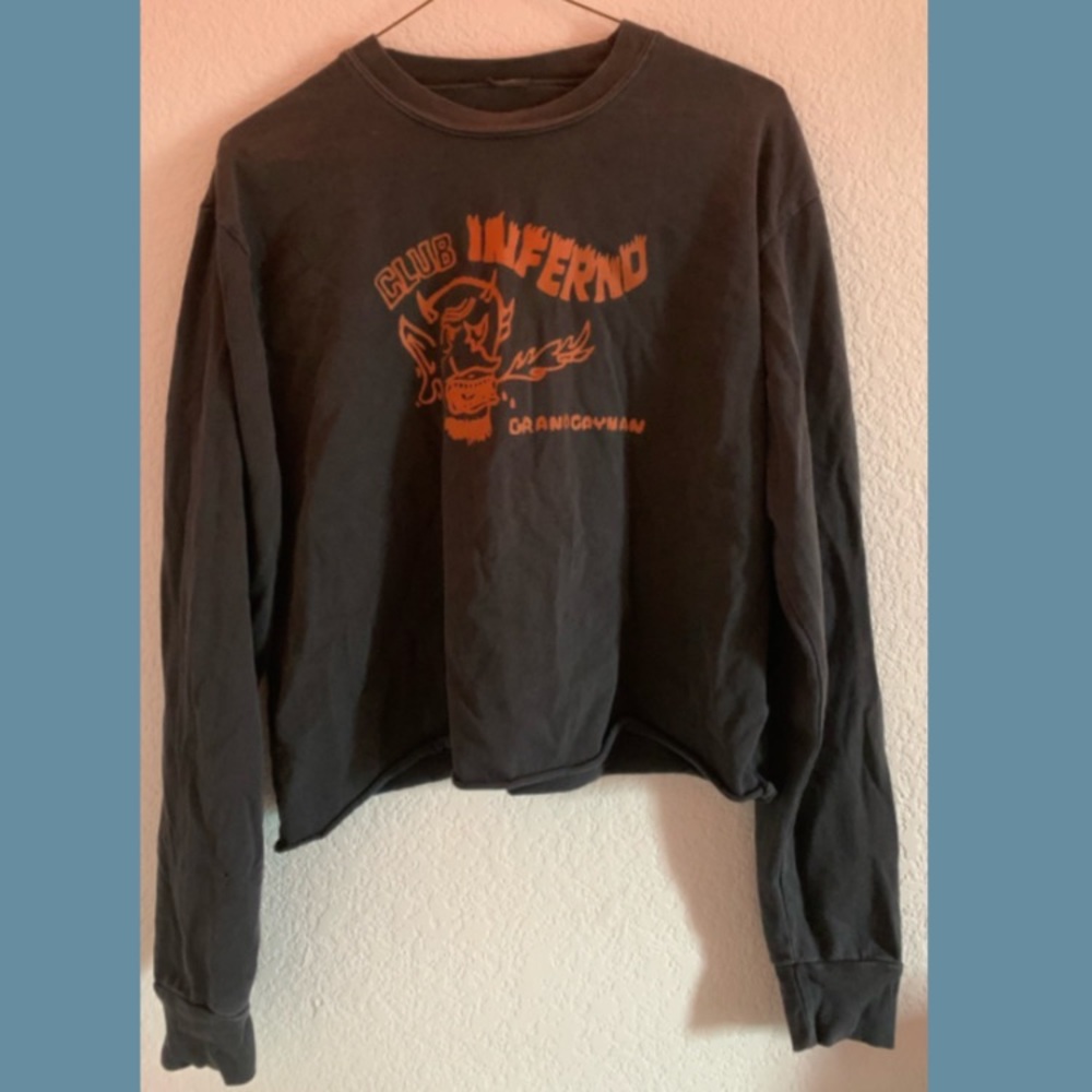 Light stylish sweater!